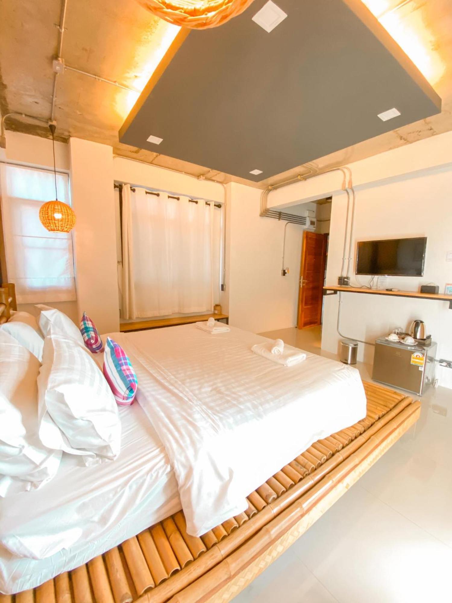 Hotel Luck Esan Loft Ubon Ratchathani Exterior foto