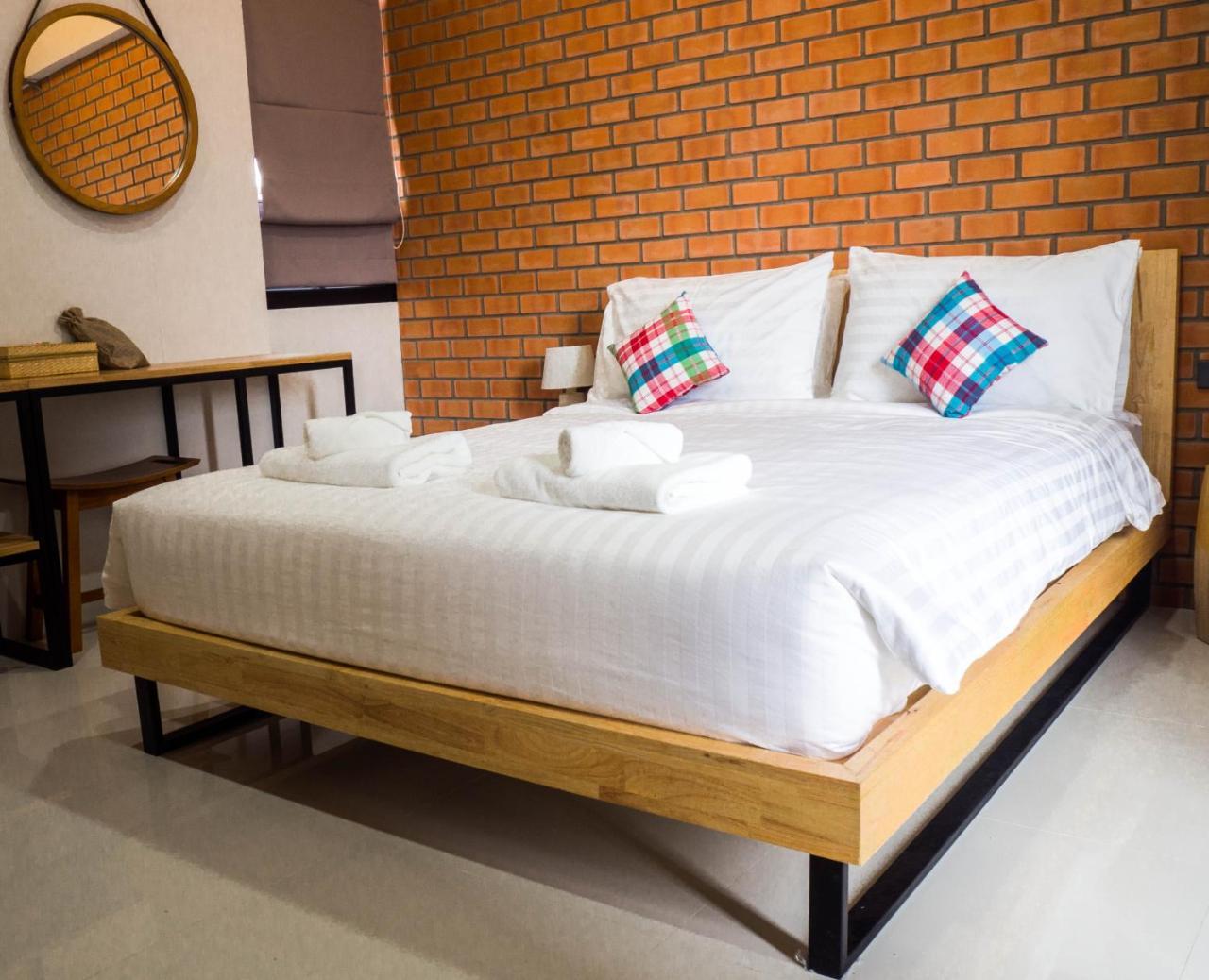 Hotel Luck Esan Loft Ubon Ratchathani Exterior foto