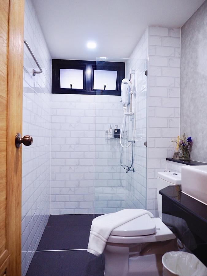 Hotel Luck Esan Loft Ubon Ratchathani Exterior foto