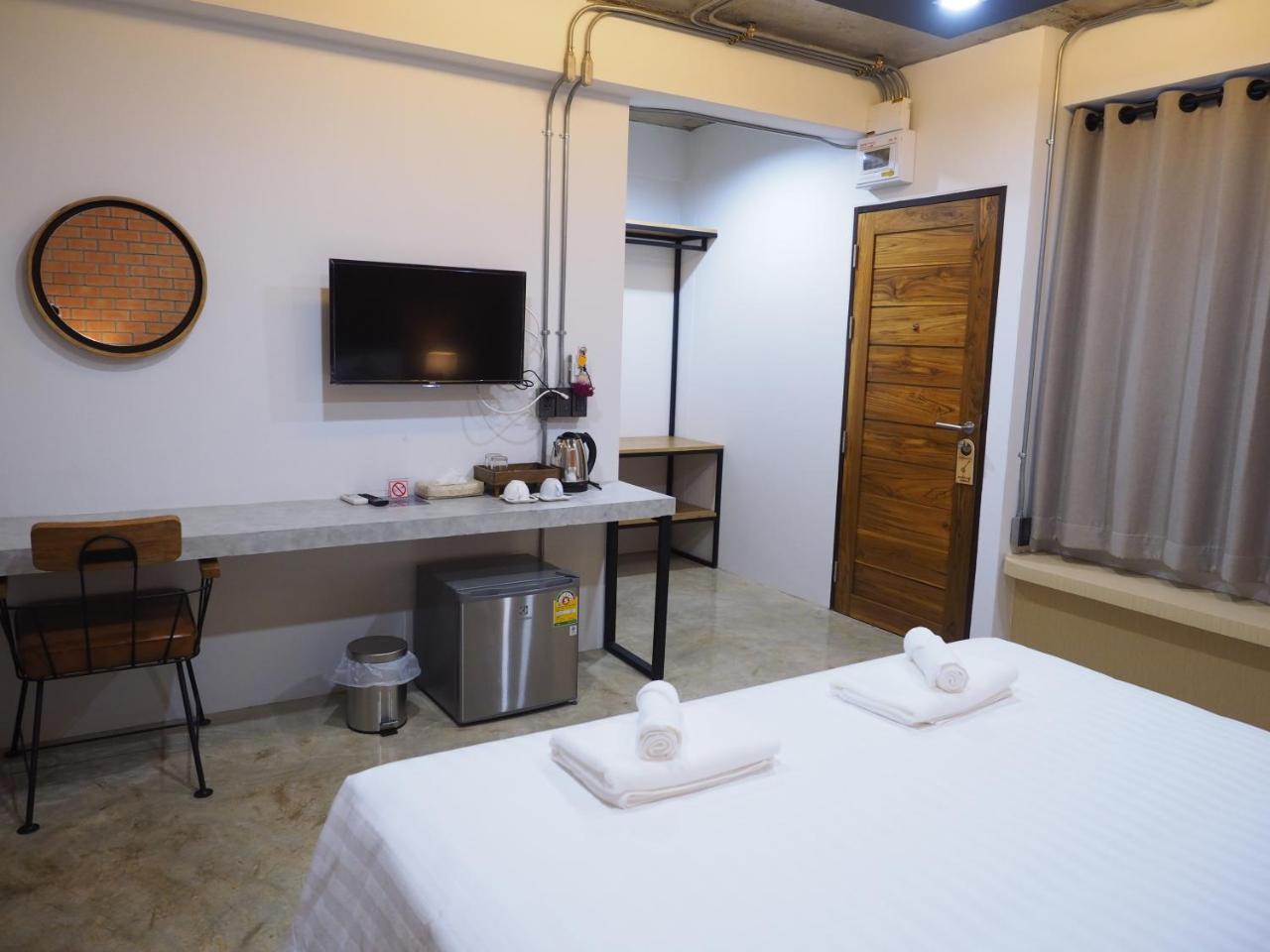 Hotel Luck Esan Loft Ubon Ratchathani Exterior foto